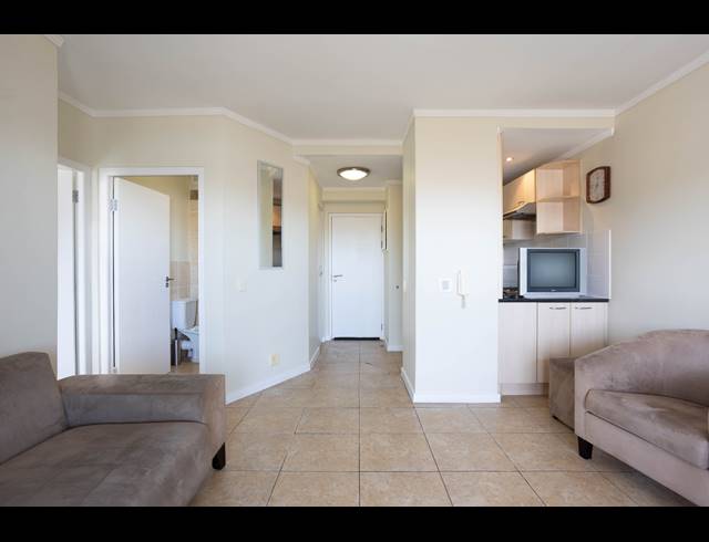 1 BEDROOM APARTMENT TO LET IN CLAREMONT